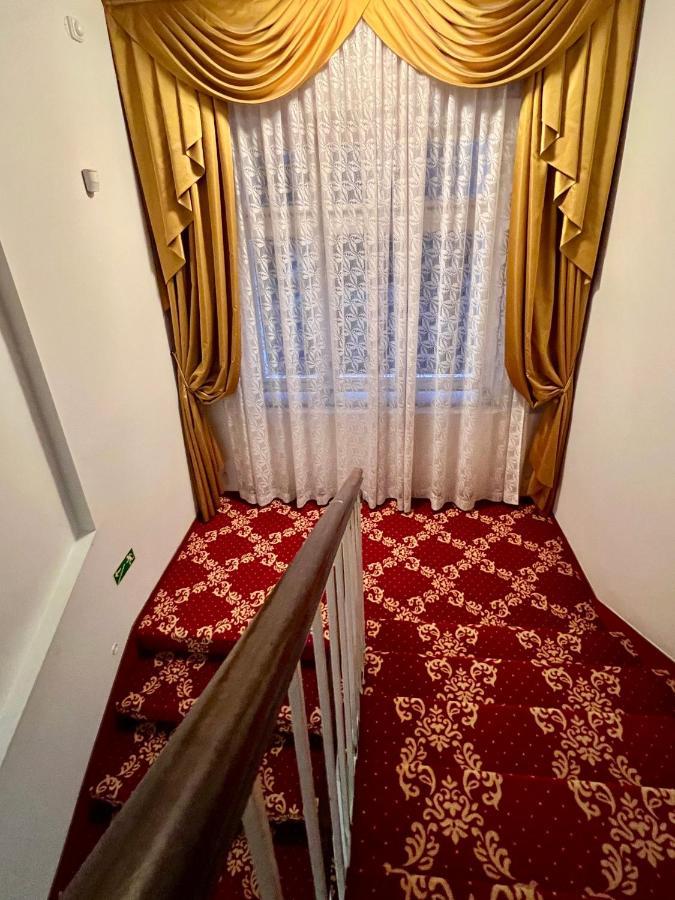 Zlaty Sloup Hotel การ์โลวีวารี ภายนอก รูปภาพ
